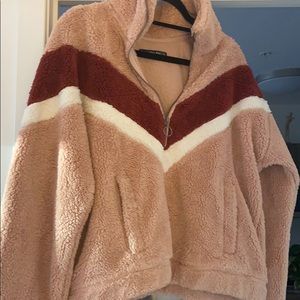 Abercrombie pull over